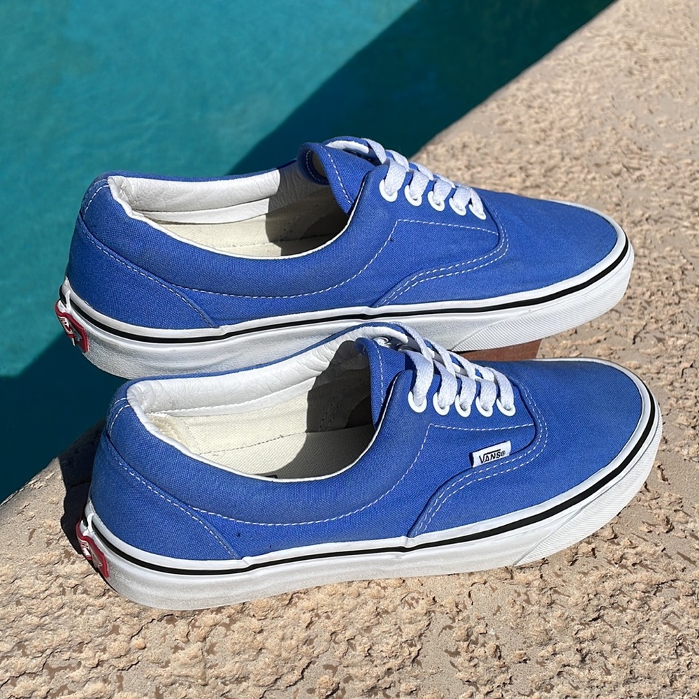 Vans Authentic Sneakers in beautiful Carolina blue. Like new condition. Men 8.5. - Picture 3 of 8